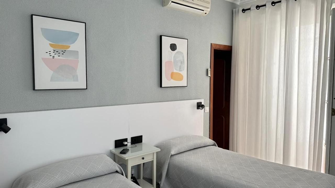 Hostal Bahia Cádiz Exterior photo
